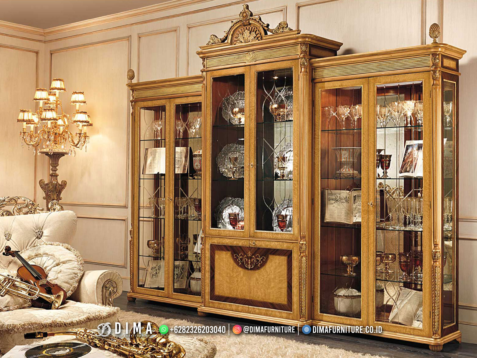 Lemari Hias Sultan Mewah Furniture Jepara Luxury Classic Cmille BM445